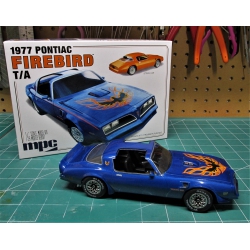 Model Plastikowy - Samochód 1977 Pontiac Firebird T/A - MPC916